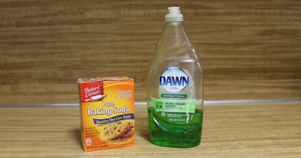 Optimal Cleaning with Dish Soap and Baking Soda